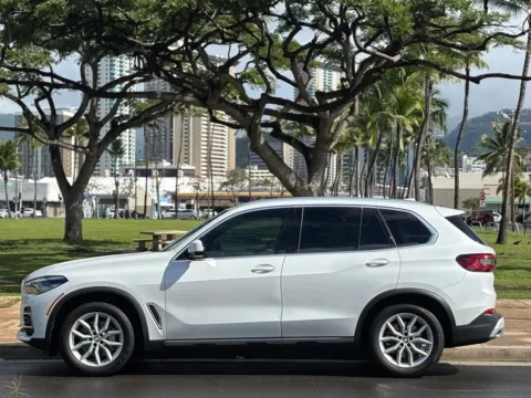 Photos of 2022 BMW X5 sDrive40i for sale in Honolulu, HI at Aloha Auto Depot LLC.