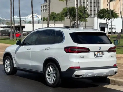 Another view of 2022 BMW X5 sDrive40i for sale in Honolulu, HI at Aloha Auto Depot LLC.