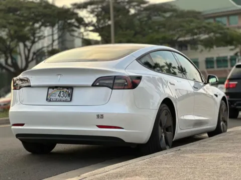 More photos of 2021 Tesla Model 3 Standard Range Plus at Aloha Auto Depot LLC., HI