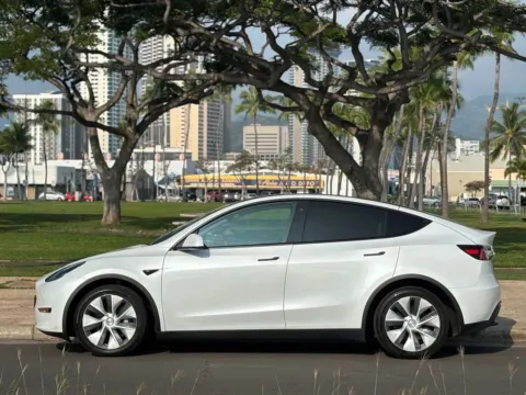 Photos of 2021 Tesla Model Y Long Range for sale in Honolulu, HI at Aloha Auto Depot LLC.
