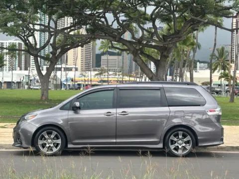 Photos of 2020 Toyota Sienna SE Premium for sale in Honolulu, HI at Aloha Auto Depot LLC.