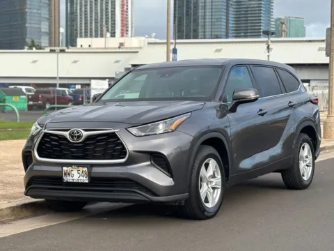 Gray 2023 Toyota Highlander L for sale in Honolulu, HI