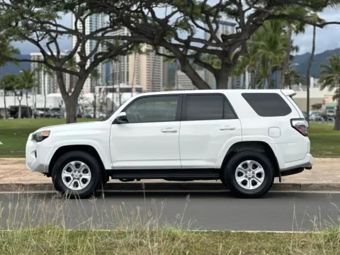 Photos of 2016 Toyota 4Runner SR5 for sale in Honolulu, HI at Aloha Auto Depot LLC.