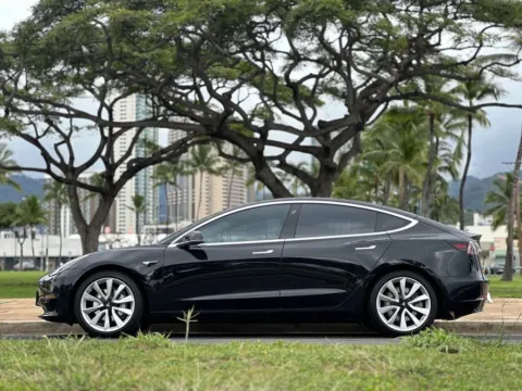 Photos of 2018 Tesla Model 3 Long Range for sale in Honolulu, HI at Aloha Auto Depot LLC.