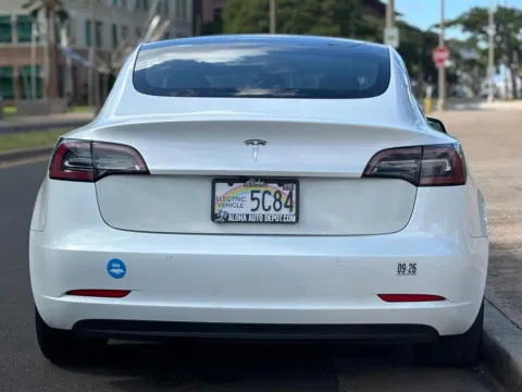 More photos of 2021 Tesla Model 3 Standard Range Plus at Aloha Auto Depot LLC., HI