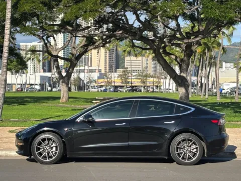 Photos of 2019 Tesla Model 3 Standard Range Plus for sale in Honolulu, HI at Aloha Auto Depot LLC.