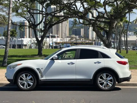 Photos of 2015 INFINITI QX70 for sale in Honolulu, HI at Aloha Auto Depot LLC.