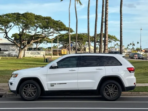 Photos of 2016 Jeep Grand Cherokee 75th Anniversary Edition for sale in Honolulu, HI at Aloha Auto Depot LLC.