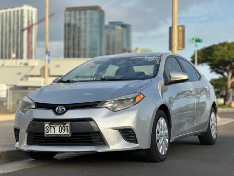 Silver 2016 Toyota Corolla LE for sale in Honolulu, HI