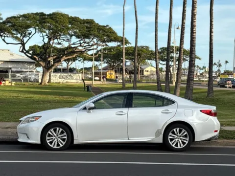 Photos of 2013 Lexus ES 350 for sale in Honolulu, HI at Aloha Auto Depot LLC.