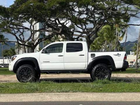 Photos of 2007 Toyota Tacoma PreRunner for sale in Honolulu, HI at Aloha Auto Depot LLC.