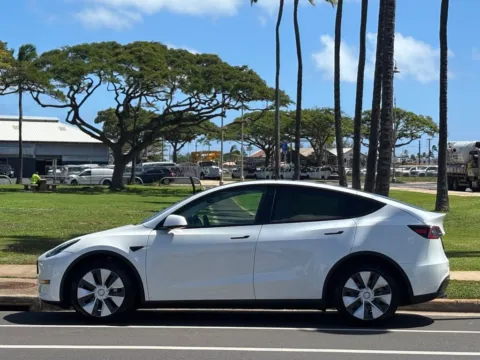 Photos of 2022 Tesla Model Y Long Range for sale in Honolulu, HI at Aloha Auto Depot LLC.