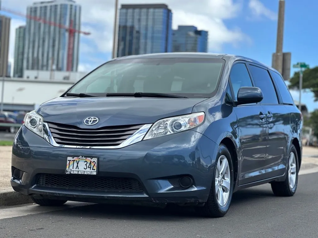 2015 Toyota Sienna LE for sale in Honolulu, HI