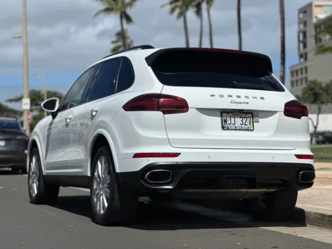 Another view of 2018 Porsche Cayenne Platinum Edition for sale in Honolulu, HI at Aloha Auto Depot LLC.