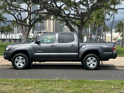 Photos of 2015 Toyota Tacoma PreRunner for sale in Honolulu, HI at Aloha Auto Depot LLC.