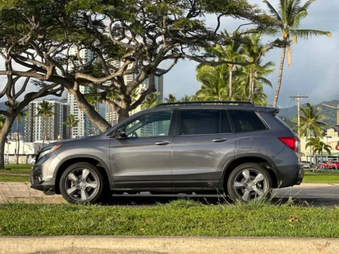 Photos of 2019 Honda Passport Touring for sale in Honolulu, HI at Aloha Auto Depot LLC.