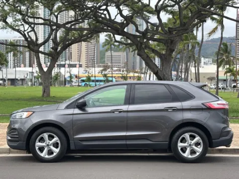 Photos of 2020 Ford Edge SE for sale in Honolulu, HI at Aloha Auto Depot LLC.