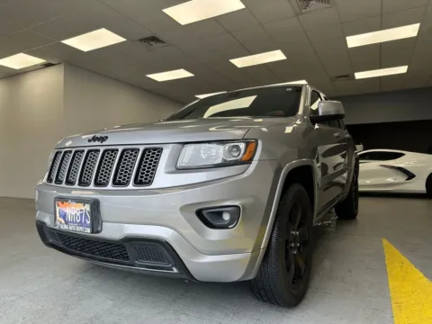 Silver 2015 Jeep Grand Cherokee Altitude for sale in Honolulu, HI