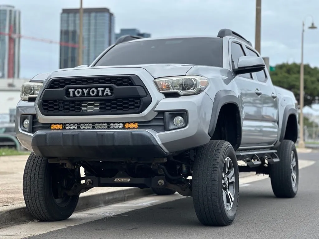 Silver 2018 Toyota Tacoma TRD Sport for sale in Honolulu, HI