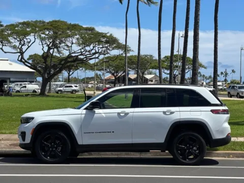Photos of 2022 Jeep Grand Cherokee Altitude for sale in Honolulu, HI at Aloha Auto Depot LLC.