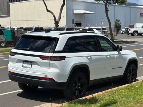 More photos of 2022 Jeep Grand Cherokee Altitude at Aloha Auto Depot LLC., HI