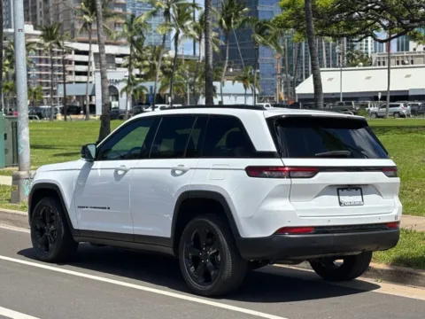Another view of 2022 Jeep Grand Cherokee Altitude for sale in Honolulu, HI at Aloha Auto Depot LLC.