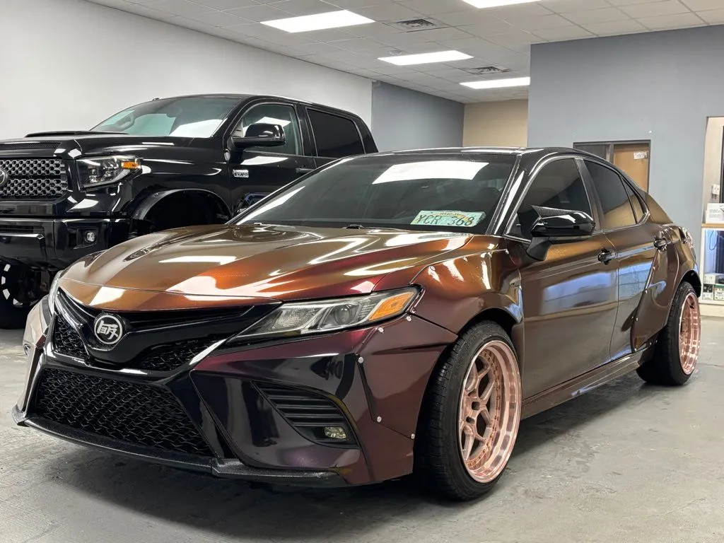 Black 2018 Toyota Camry SE for sale in Honolulu, HI