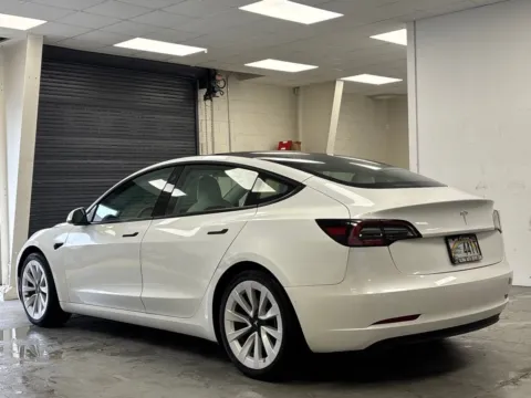 Photos of 2021 Tesla Model 3 Standard Range Plus for sale in Honolulu, HI at Aloha Auto Depot LLC.