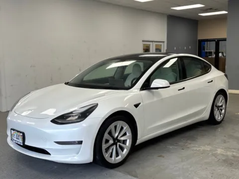 White 2021 Tesla Model 3 Standard Range Plus for sale in Honolulu, HI