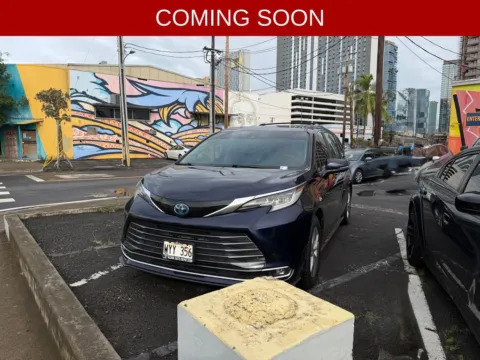 Blue 2022 Toyota Sienna Limited for sale in Honolulu, HI