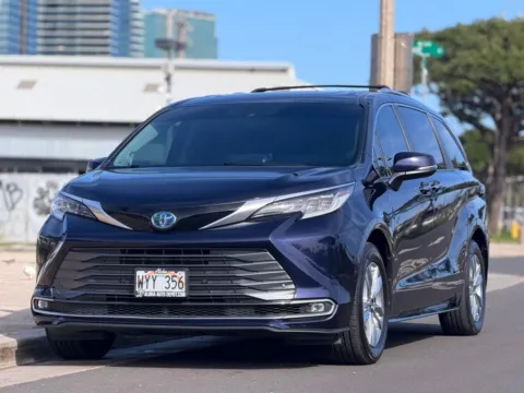 Blue 2022 Toyota Sienna Limited for sale in Honolulu, HI