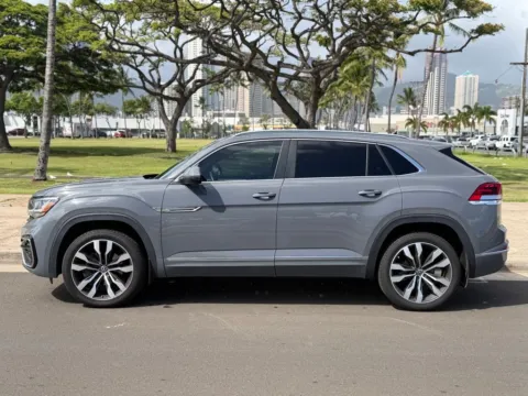 Photos of 2021 Volkswagen Atlas Cross Sport 3.6L V6 SEL R-Line for sale in Honolulu, HI at Aloha Auto Depot LLC.