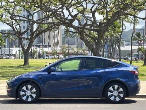 Photos of 2022 Tesla Model Y Long Range for sale in Honolulu, HI at Aloha Auto Depot LLC.