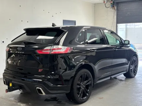 More photos of 2022 Ford Edge ST at Aloha Auto Depot LLC., HI