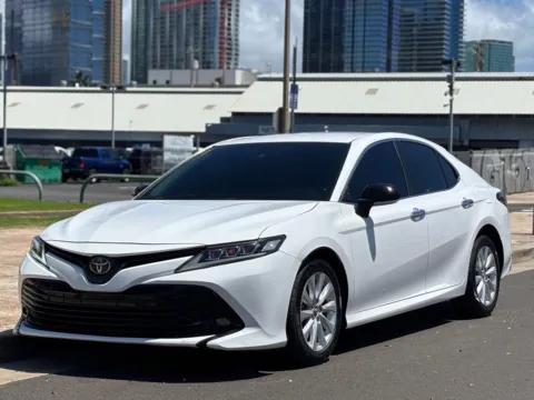 White 2019 Toyota Camry L for sale in Honolulu, HI
