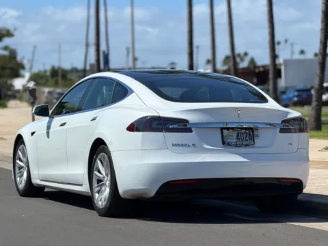 Photos of 2017 Tesla Model S 75 for sale in Honolulu, HI at Aloha Auto Depot LLC.