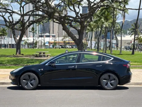 Photos of 2018 Tesla Model 3 Long Range for sale in Honolulu, HI at Aloha Auto Depot LLC.