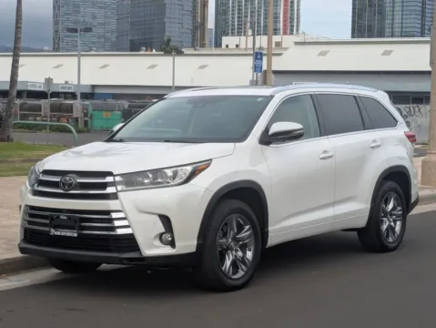 White 2018 Toyota Highlander Limited for sale in Honolulu, HI