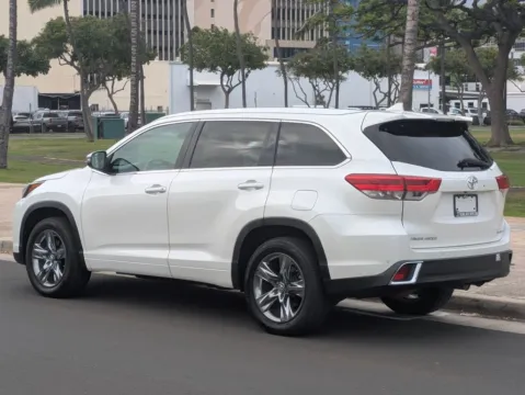 Another view of 2018 Toyota Highlander Limited for sale in Honolulu, HI at Aloha Auto Depot LLC.