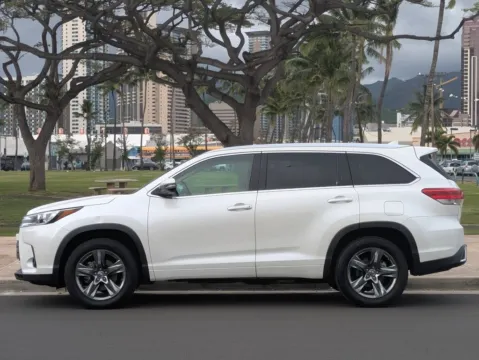 Photos of 2018 Toyota Highlander Limited for sale in Honolulu, HI at Aloha Auto Depot LLC.