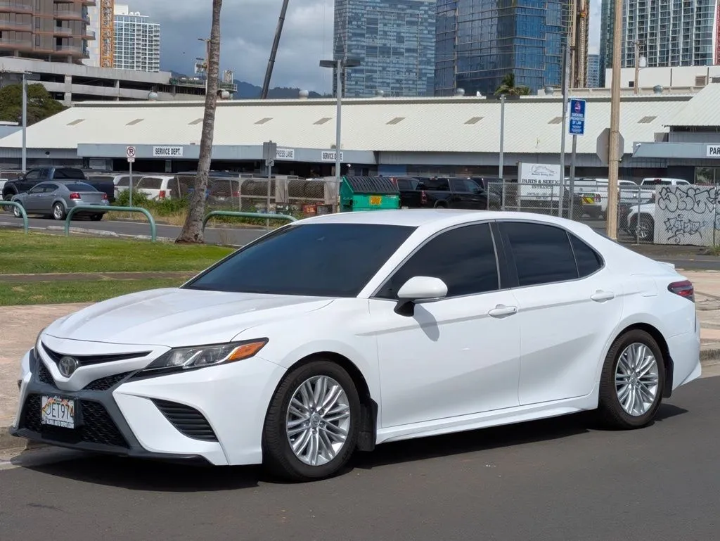 White 2019 Toyota Camry SE for sale in Honolulu, HI