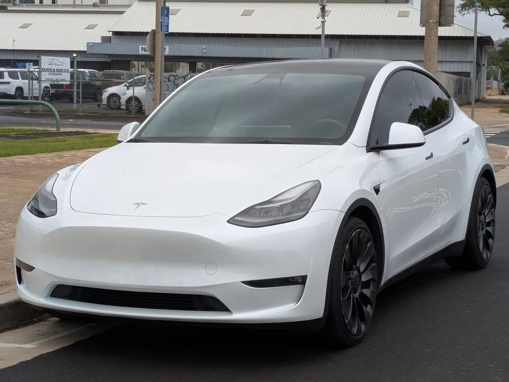 2022 Tesla Model Y Performance Dual Motor All-Wheel Drive's photo