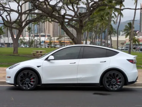 Photos of 2022 Tesla Model Y Performance for sale in Honolulu, HI at Aloha Auto Depot LLC.