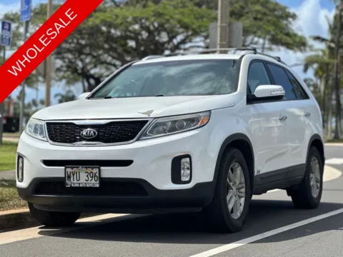 White 2015 Kia Sorento LX for sale in Honolulu, HI