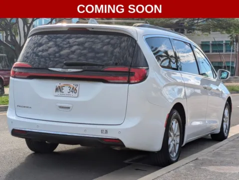 More photos of 2022 Chrysler Pacifica Touring L at Aloha Auto Depot LLC., HI