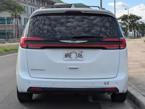More photos of 2022 Chrysler Pacifica Touring L at Aloha Auto Depot LLC., HI