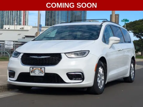 White 2022 Chrysler Pacifica Touring L for sale in Honolulu, HI