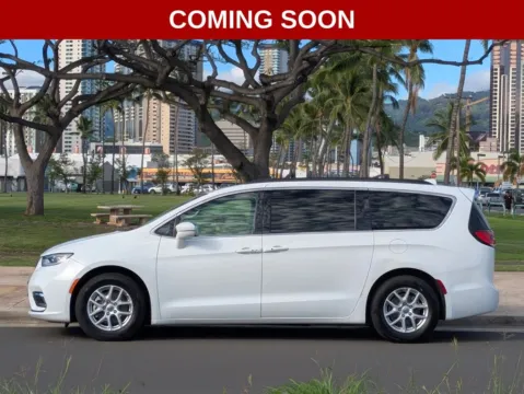Photos of 2022 Chrysler Pacifica Touring L for sale in Honolulu, HI at Aloha Auto Depot LLC.