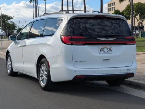 Another view of 2022 Chrysler Pacifica Touring L for sale in Honolulu, HI at Aloha Auto Depot LLC.