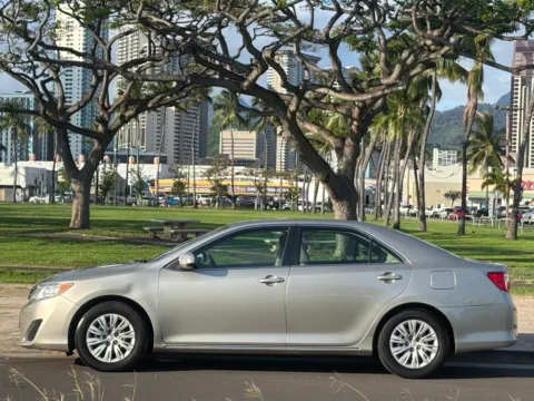 Photos of 2014 Toyota Camry SE for sale in Honolulu, HI at Aloha Auto Depot LLC.
